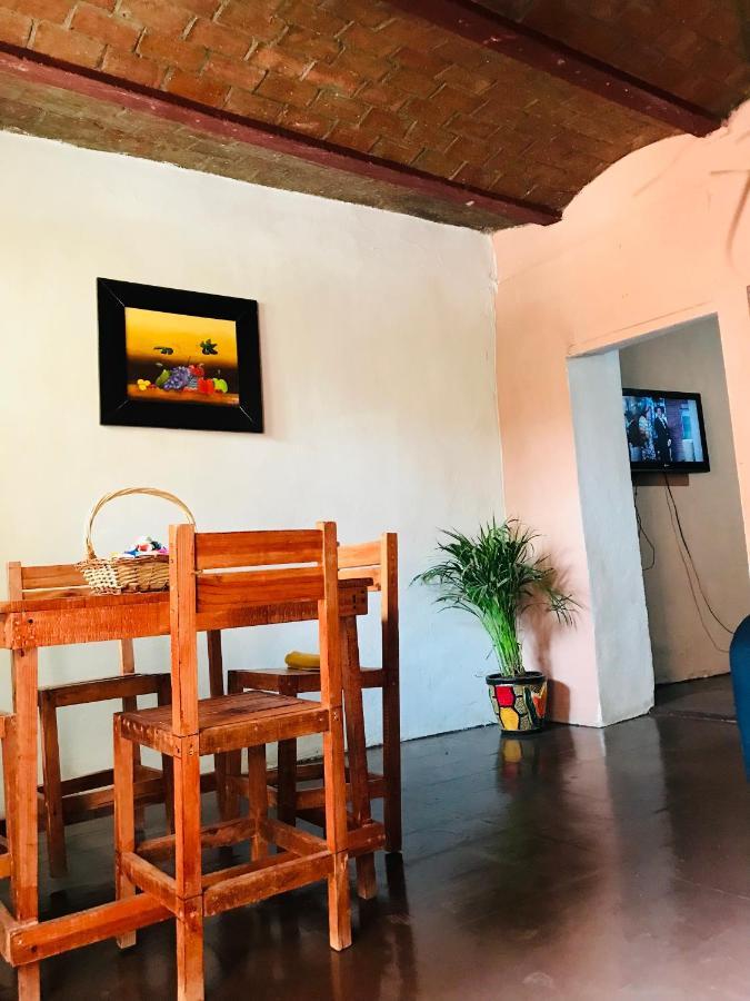 HOTEL HOSPEDAJE BUGAMBILIAS EN POLLEROS GUANAJUATO (México) | BOOKED